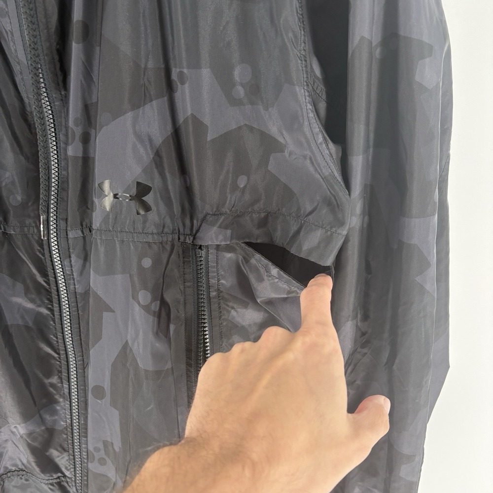 Under Armour Windbreaker Jacket Mens 2XL Vented Black Camo Hooded Full Zip Loose - Picture 5 of 10
